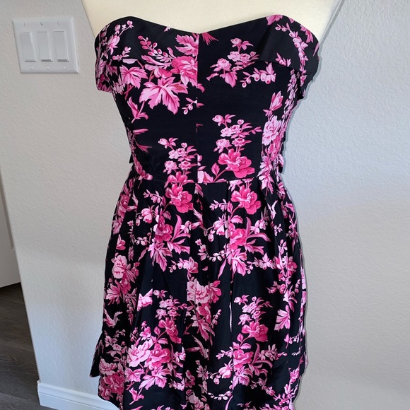 Betsey Johnson Dresses & Skirts - Classic Betsy Johnson Summer Dress! ALL MUST GO!
